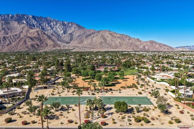 3081 Sunflower Circle W, Palm Springs, CA 92262