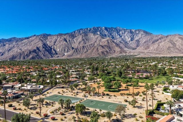3081 Sunflower Circle W, Palm Springs, CA 92262