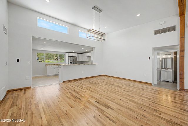 9140 N Shadow Mountain Drive, Oro Valley, AZ 85704