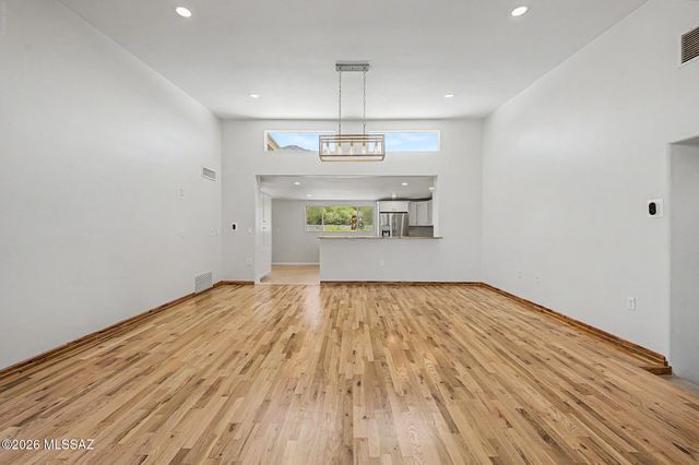 9140 N Shadow Mountain Drive, Oro Valley, AZ 85704