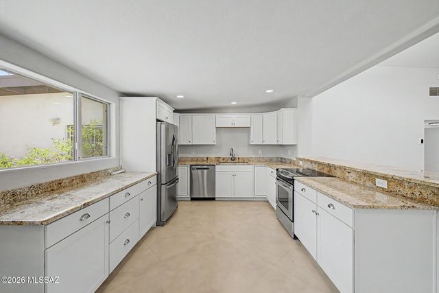 9140 N Shadow Mountain Drive, Oro Valley, AZ 85704