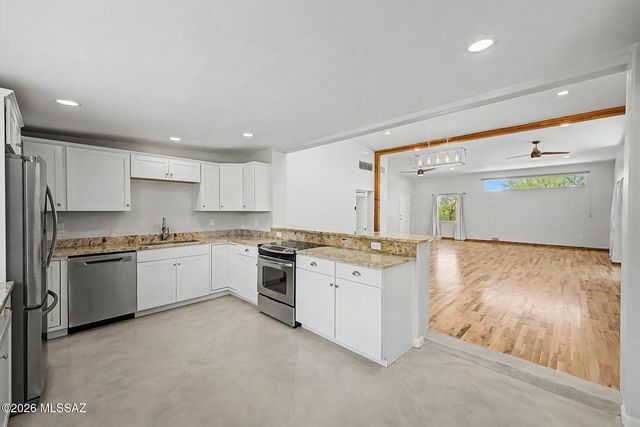 9140 N Shadow Mountain Drive, Oro Valley, AZ 85704