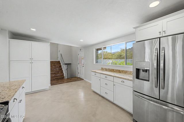 9140 N Shadow Mountain Drive, Oro Valley, AZ 85704