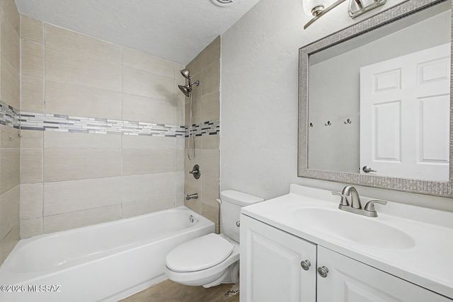 9140 N Shadow Mountain Drive, Oro Valley, AZ 85704