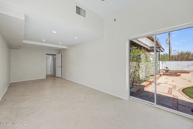 9140 N Shadow Mountain Drive, Oro Valley, AZ 85704