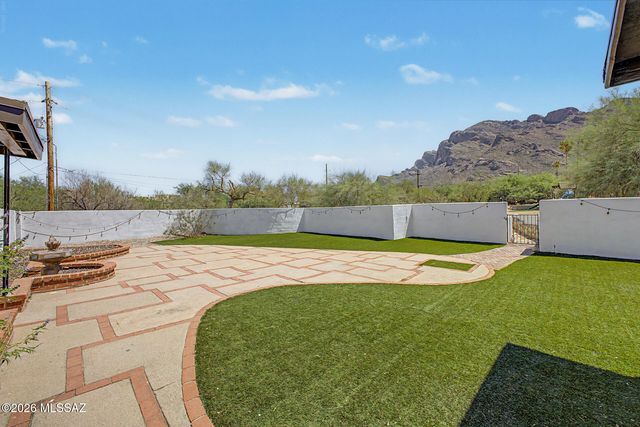 9140 N Shadow Mountain Drive, Oro Valley, AZ 85704