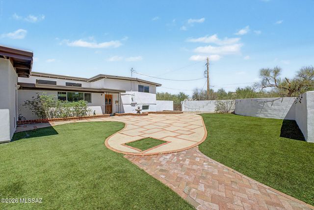 9140 N Shadow Mountain Drive, Oro Valley, AZ 85704