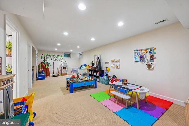 100 NEWMARKET CT, Catonsville, MD 21228