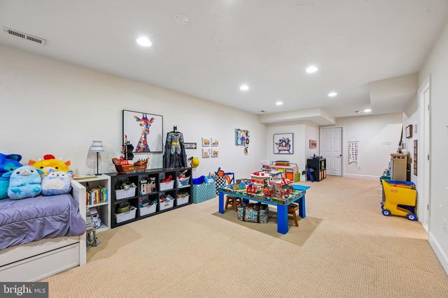 100 NEWMARKET CT, Catonsville, MD 21228