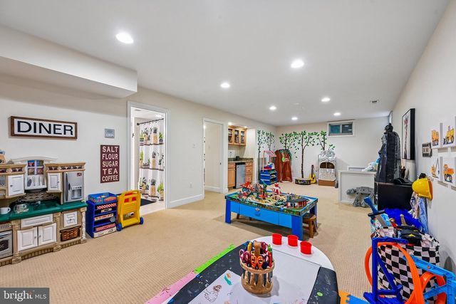 100 NEWMARKET CT, Catonsville, MD 21228