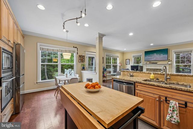 100 NEWMARKET CT, Catonsville, MD 21228