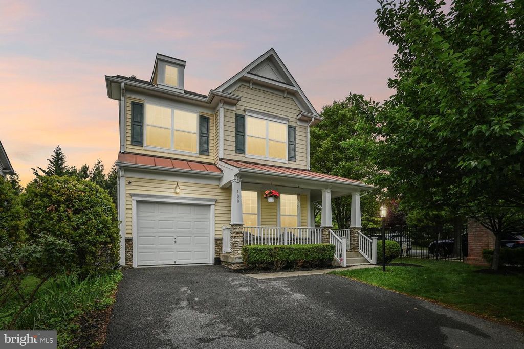100 NEWMARKET CT, Catonsville, MD 21228