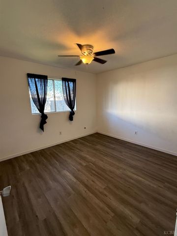 852 Azalea Lane, Lemoore, CA 93245