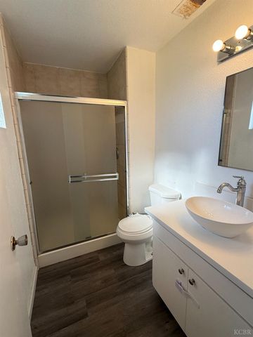 852 Azalea Lane, Lemoore, CA 93245