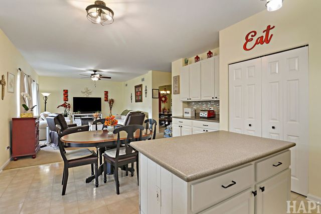 1979 Bluff Court, Round Lake, IL 60073