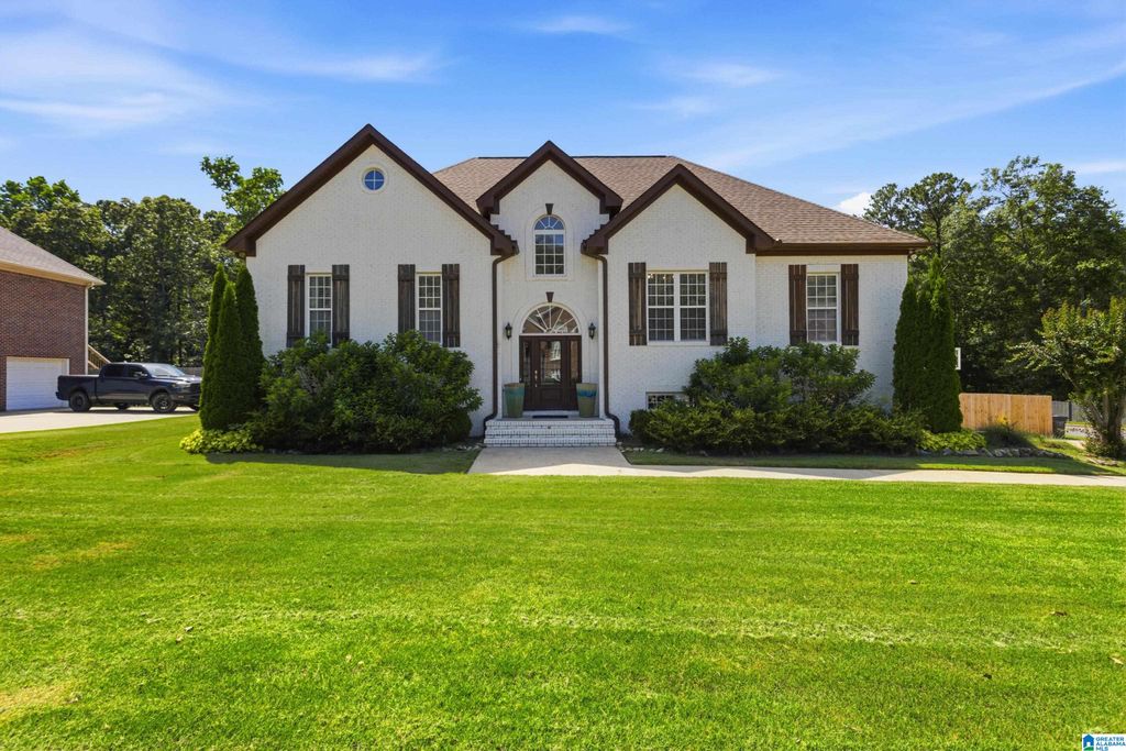 132 OAKLYN HILLS DRIVE, Chelsea, AL 35043