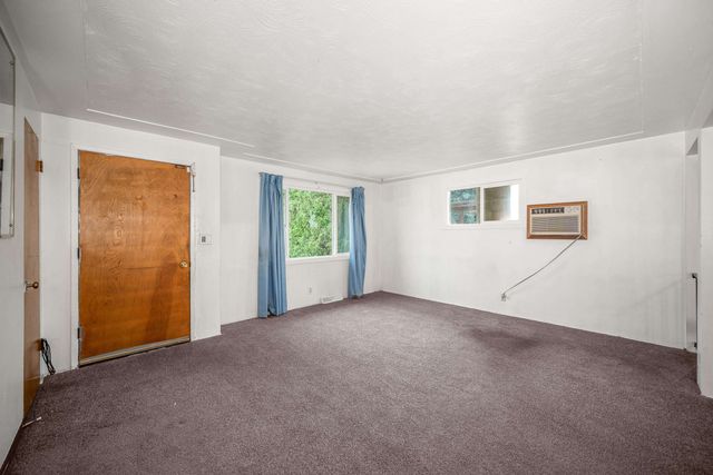 1654 E Columbia Ave, Spokane, WA 99207