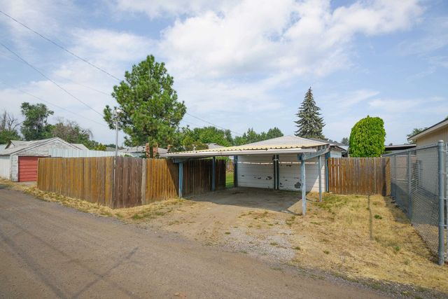 1654 E Columbia Ave, Spokane, WA 99207