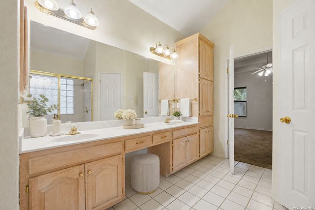 1073 MEMORIAL CIR, New Braunfels, TX 78130