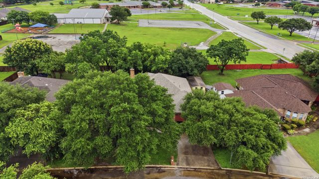1073 MEMORIAL CIR, New Braunfels, TX 78130