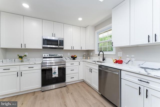 6411 EARLHAM DR, Bethesda, MD 20817