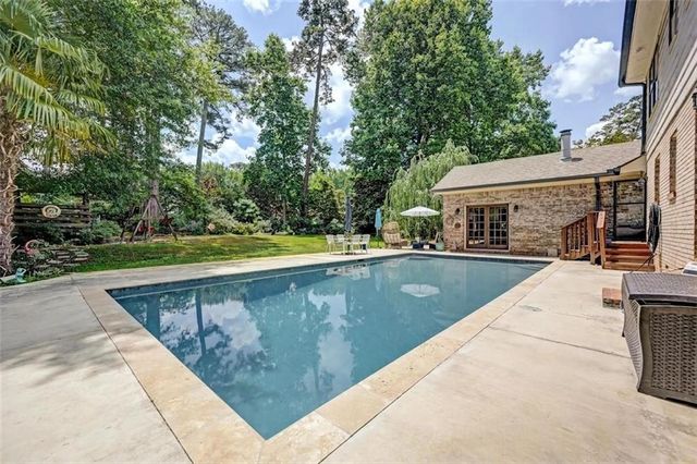 4414 Dunriver Drive SW, Lilburn, GA 30047