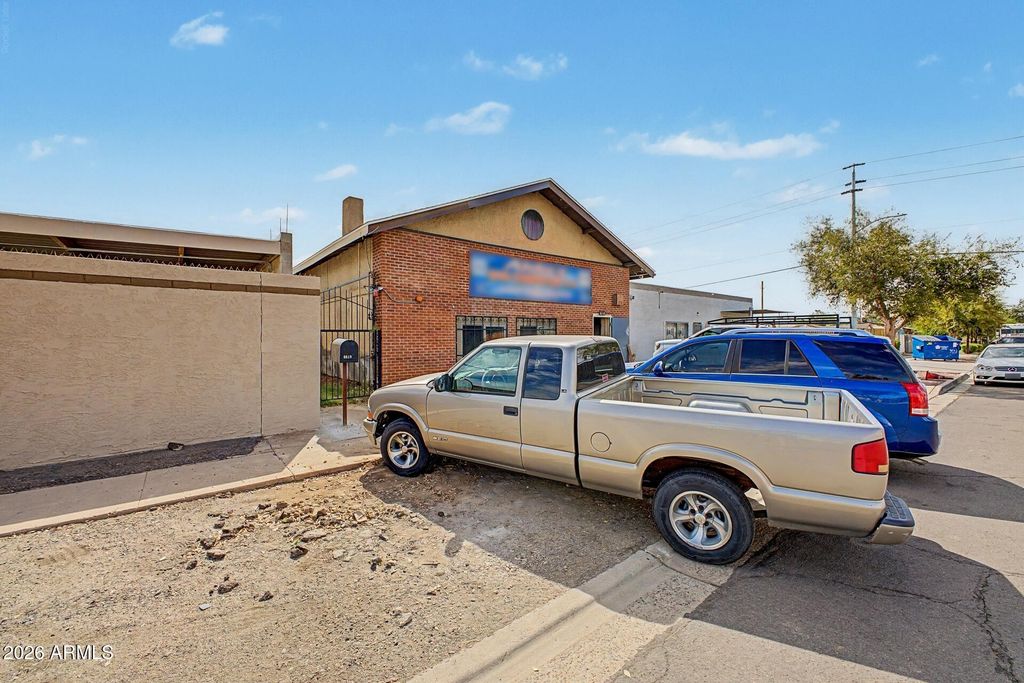 6819 N 55TH Drive, Glendale, AZ 85301 — photo 2