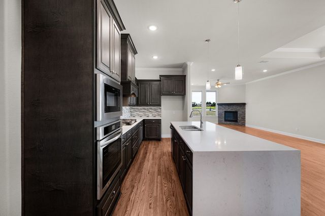 704 Proverbs Court, Heath, TX 75126