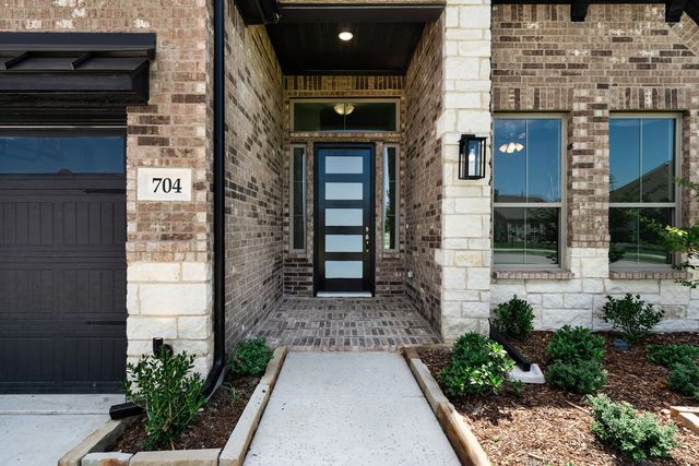 704 Proverbs Court, Heath, TX 75126