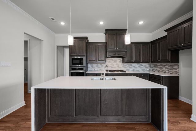 704 Proverbs Court, Heath, TX 75126