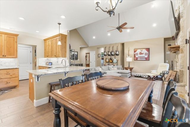 9 Caliche Court, Wimberley, TX 78676