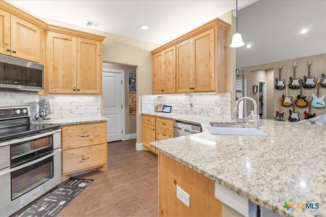 9 Caliche Court, Wimberley, TX 78676