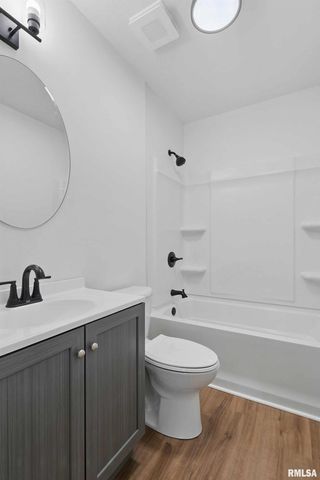 3433 WASHINGTON Street, Davenport, IA 52806