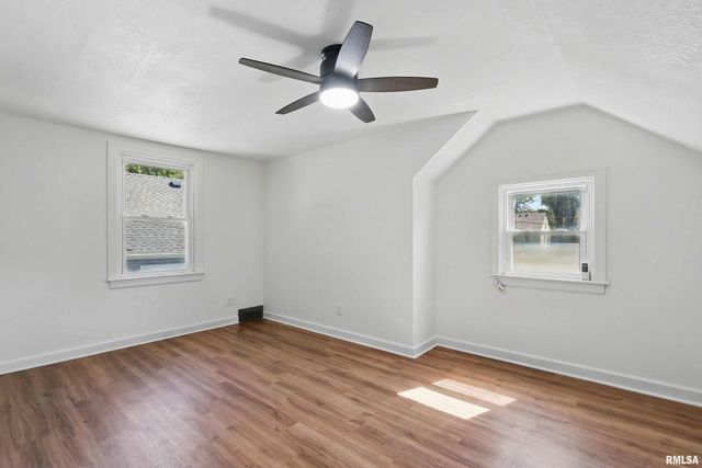 3433 WASHINGTON Street, Davenport, IA 52806