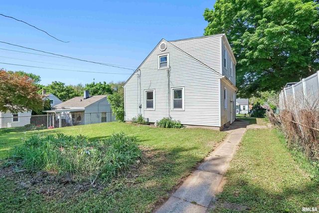 3433 WASHINGTON Street, Davenport, IA 52806