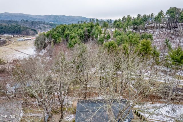 502 Hospital Hill Road, Mountain City, TN 37683