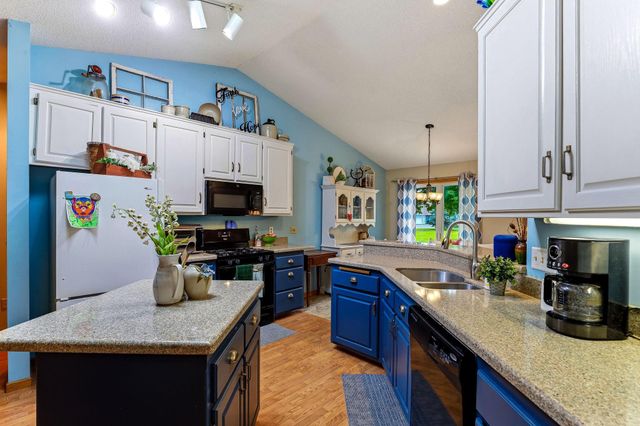 9205 Yorkshire Lane, Brooklyn Park, MN 55443