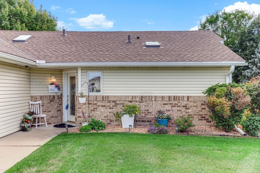 9205 Yorkshire Lane, Brooklyn Park, MN 55443 — photo 3
