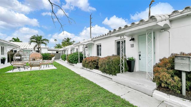 703 NE 7th St, Hallandale Beach, FL 33009