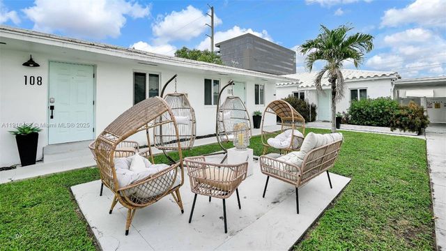 703 NE 7th St, Hallandale Beach, FL 33009