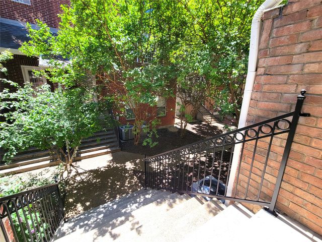 5824 La Vista Drive, Dallas, TX 75206