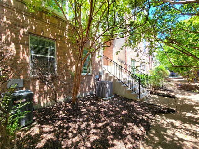 5824 La Vista Drive, Dallas, TX 75206