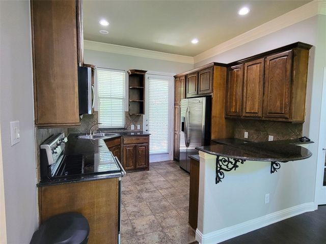 5824 La Vista Drive, Dallas, TX 75206