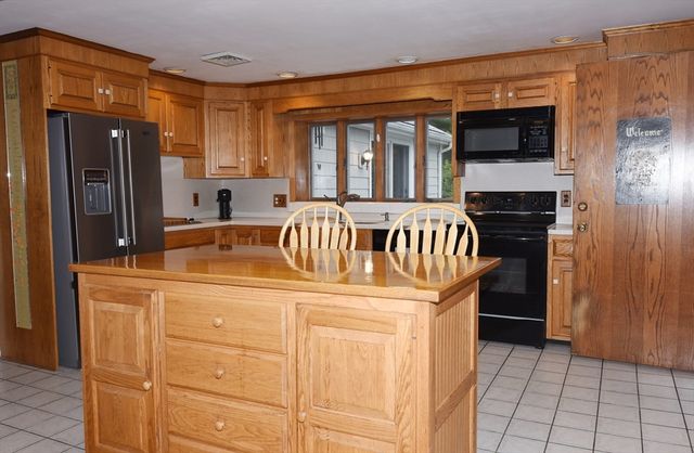 99 Louise Rd, Braintree, MA 02184