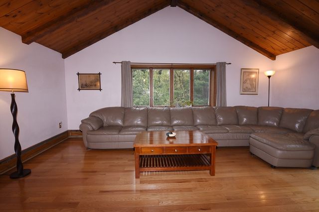 99 Louise Rd, Braintree, MA 02184