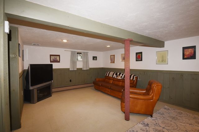 99 Louise Rd, Braintree, MA 02184