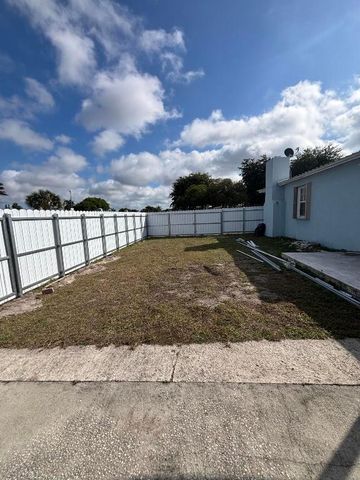 2313 Robin Rd Road, West Palm Beach, FL 33409