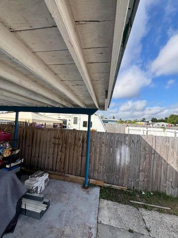 2313 Robin Rd Road, West Palm Beach, FL 33409