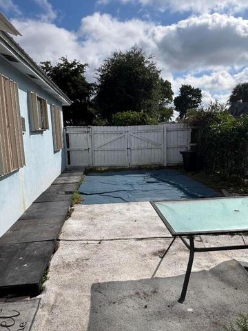 2313 Robin Rd Road, West Palm Beach, FL 33409