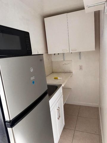 2313 Robin Rd Road, West Palm Beach, FL 33409